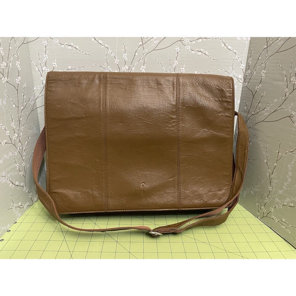 Wilson Leather Briefcase Lap Top Messenger Bag Adjustable Strap